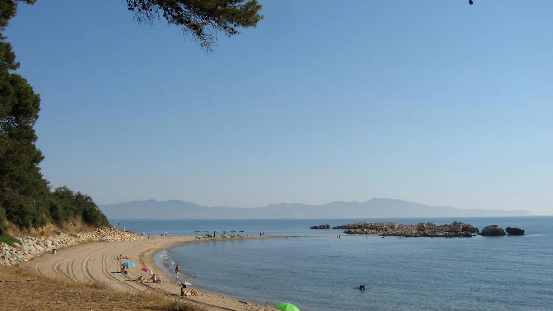 Aparthotel L' Escala Resort